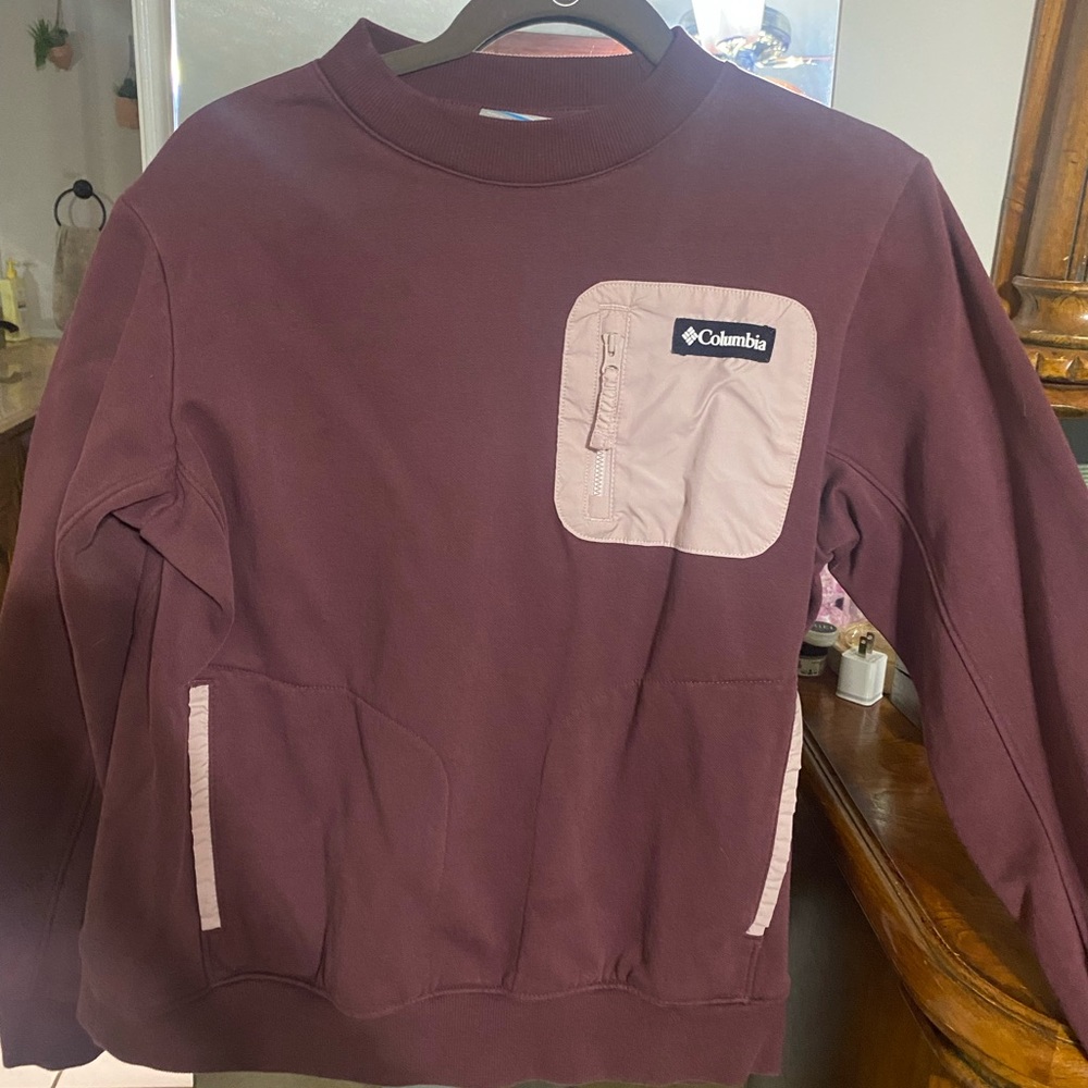 Columbia crewneck